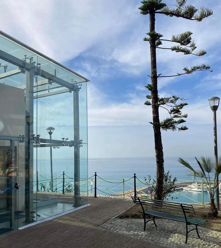 Sea And Monaco Charme View On The Beach Ventimiglia Exterior photo